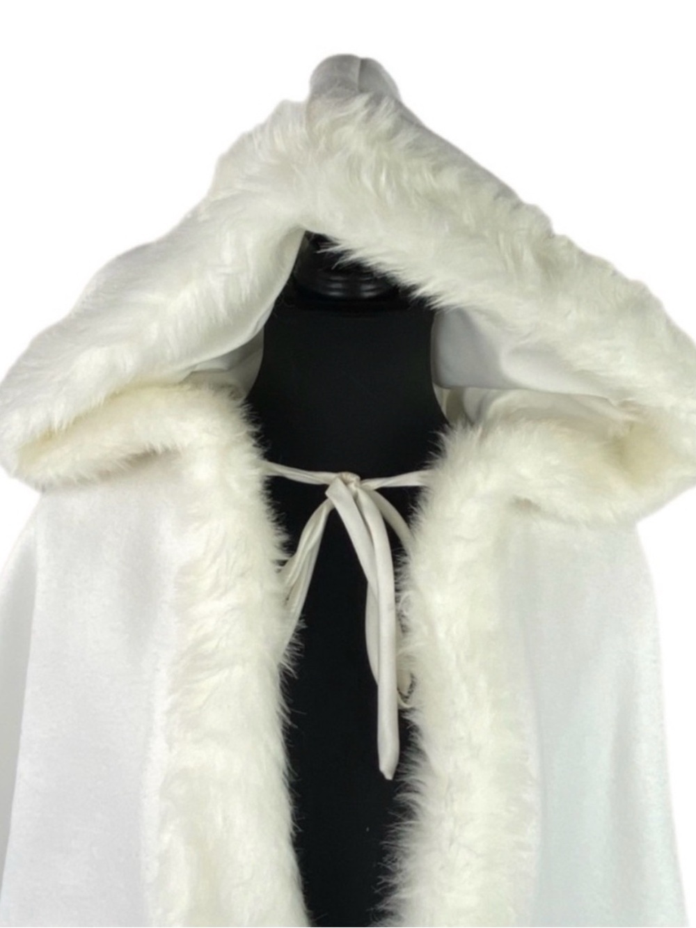 Reversible White Bridal Wedding Cape Faux Fur Trim Satin White & Faux Fur​​​​​ - Picture 9 of 14